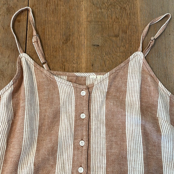 Tank - Picture 2 of 2